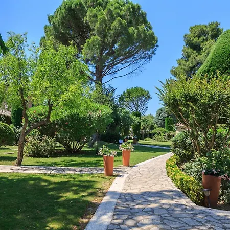 Auberge De Cassagne & Spa-3